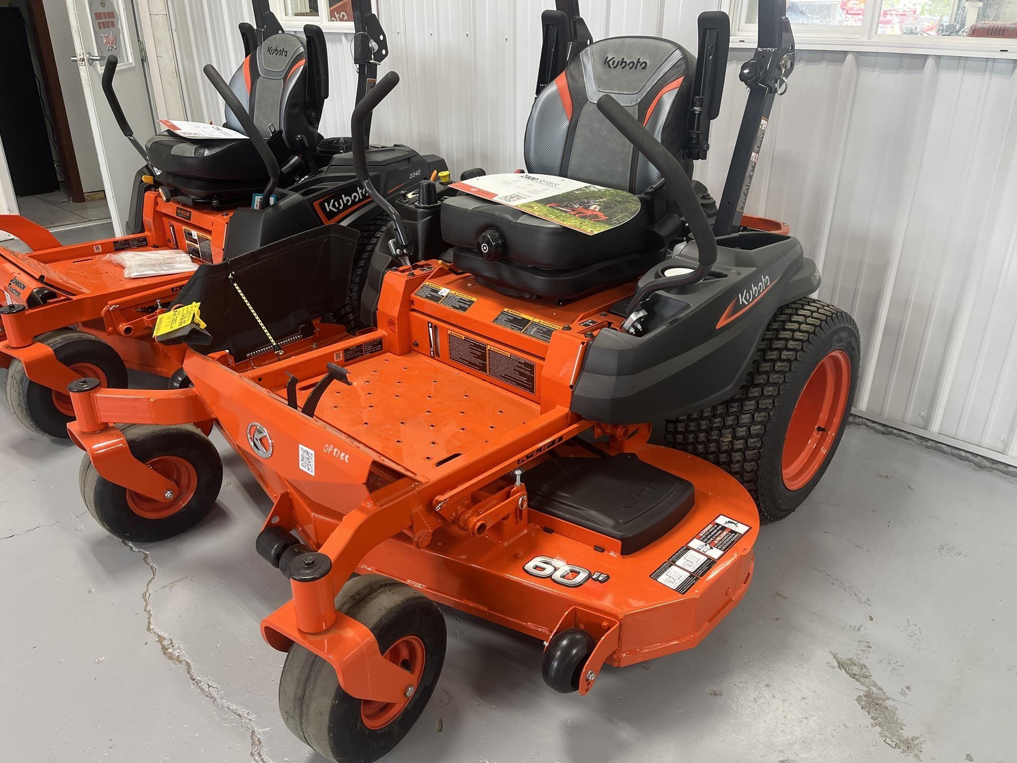 2026 Kubota Z422KWTNC-60 Equipment Image0