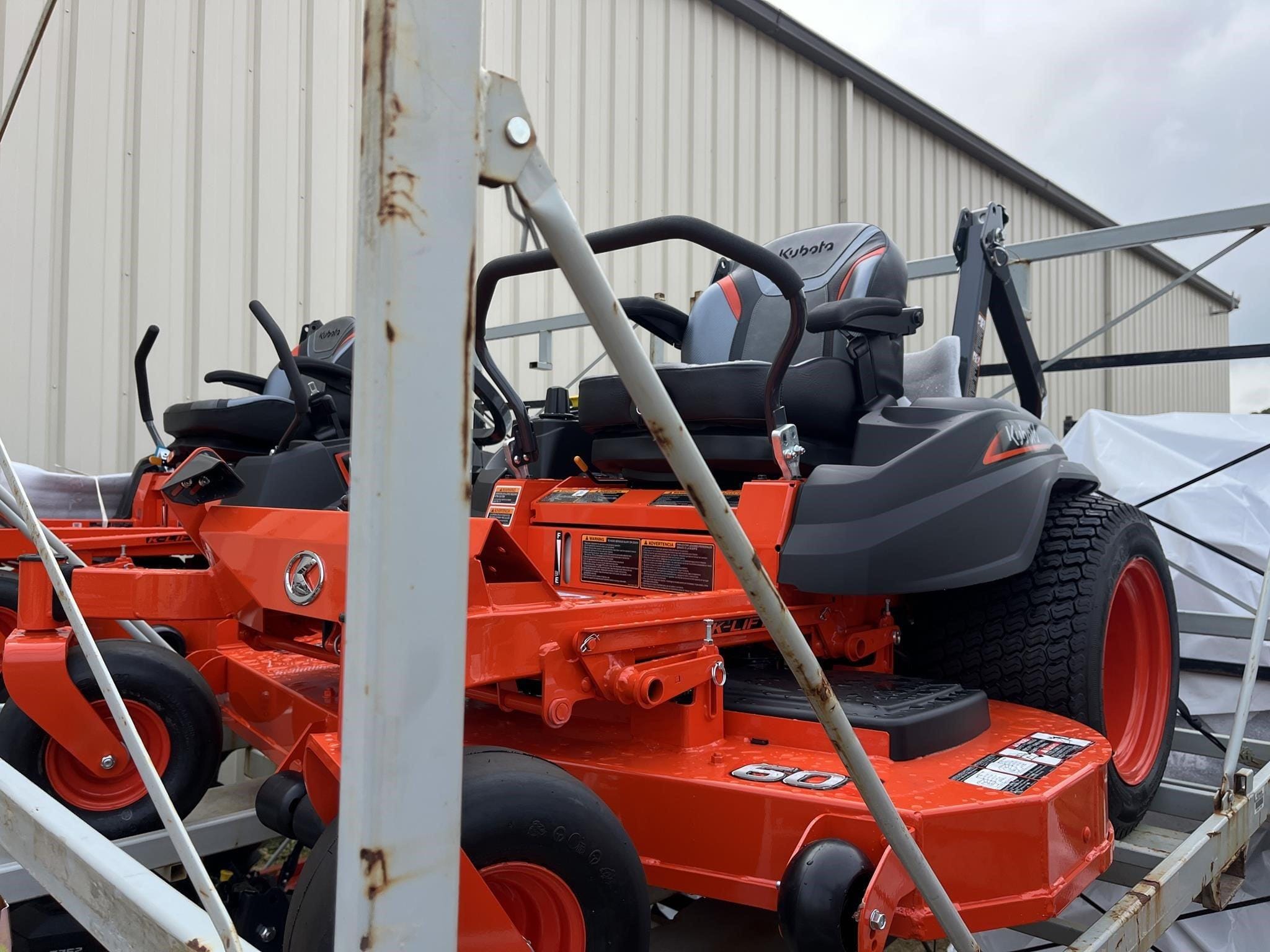 2026 Kubota Z422 Equipment Image0