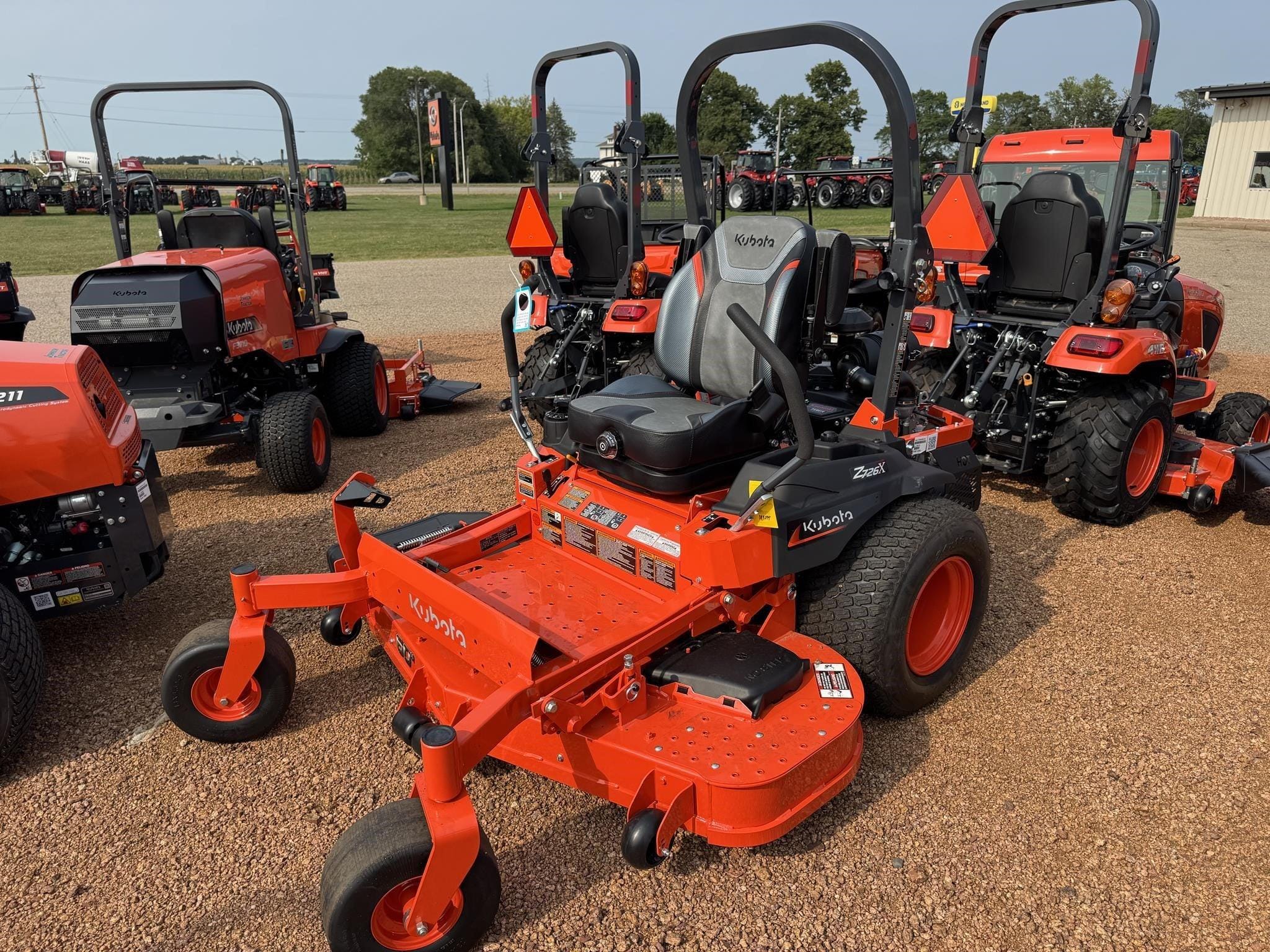 2026 Kubota Z726X Equipment Image0