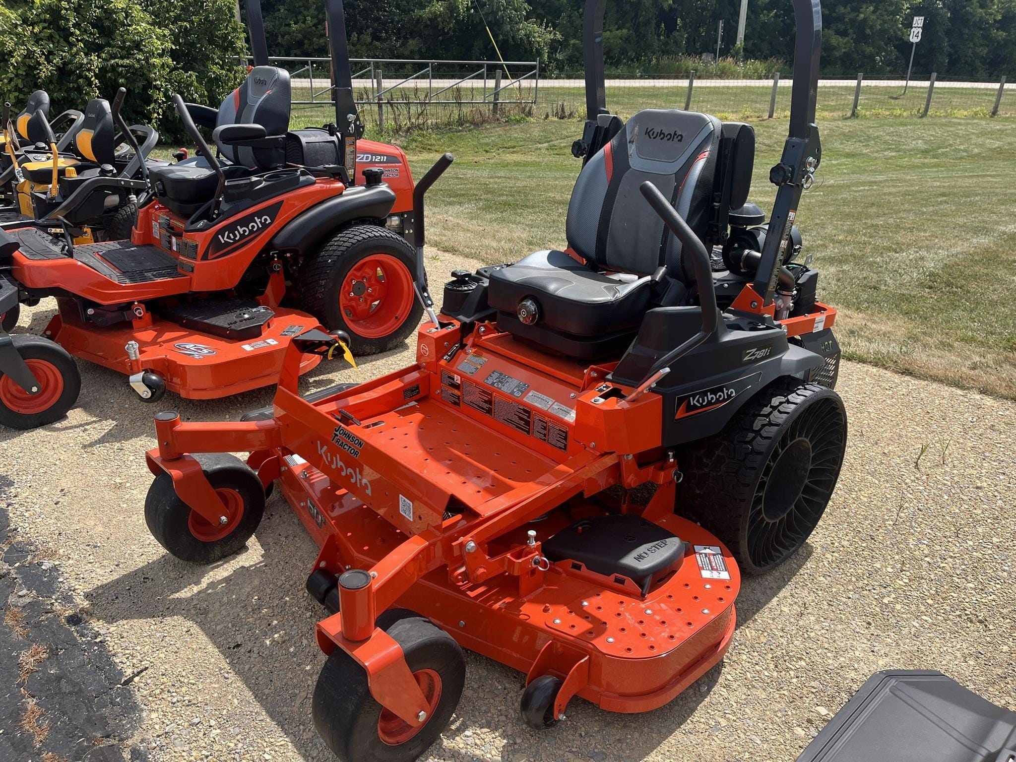 2026 Kubota Z781i Equipment Image0