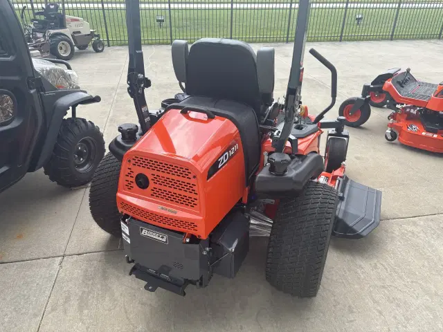 Image of Kubota ZD1211-3-60 equipment image 3