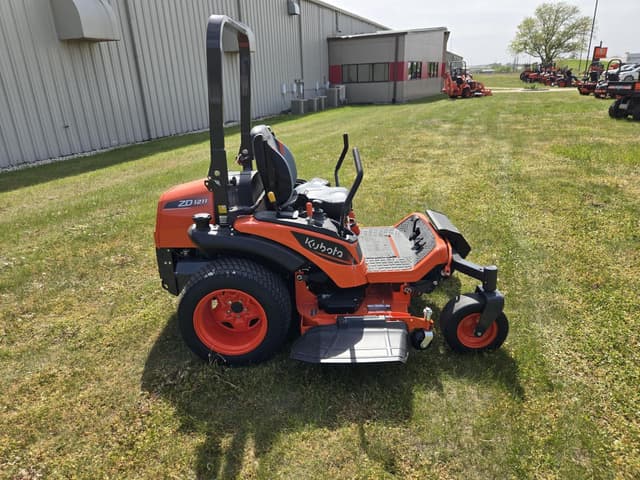 Image of Kubota ZD1211 equipment image 4