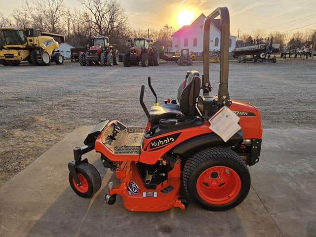 Image of Kubota ZD1211 equipment image 1