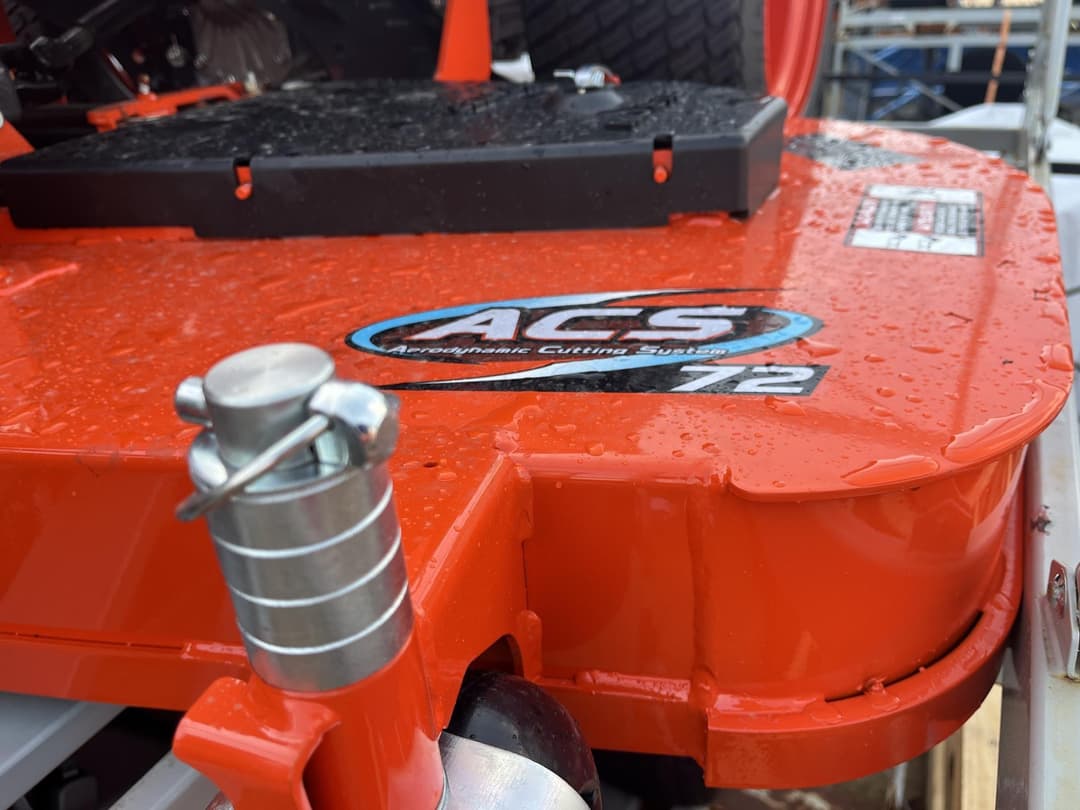 Image of Kubota ZD1211L Image 1