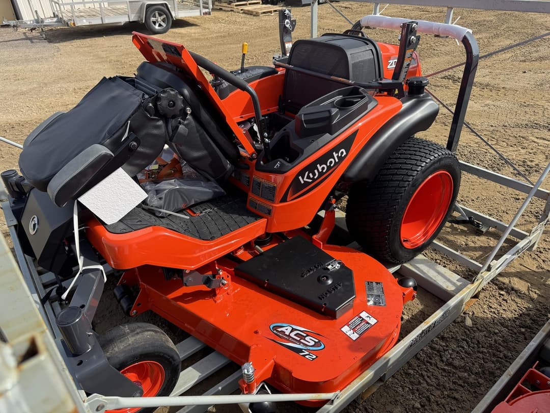 Image of Kubota ZD1211L Image 0