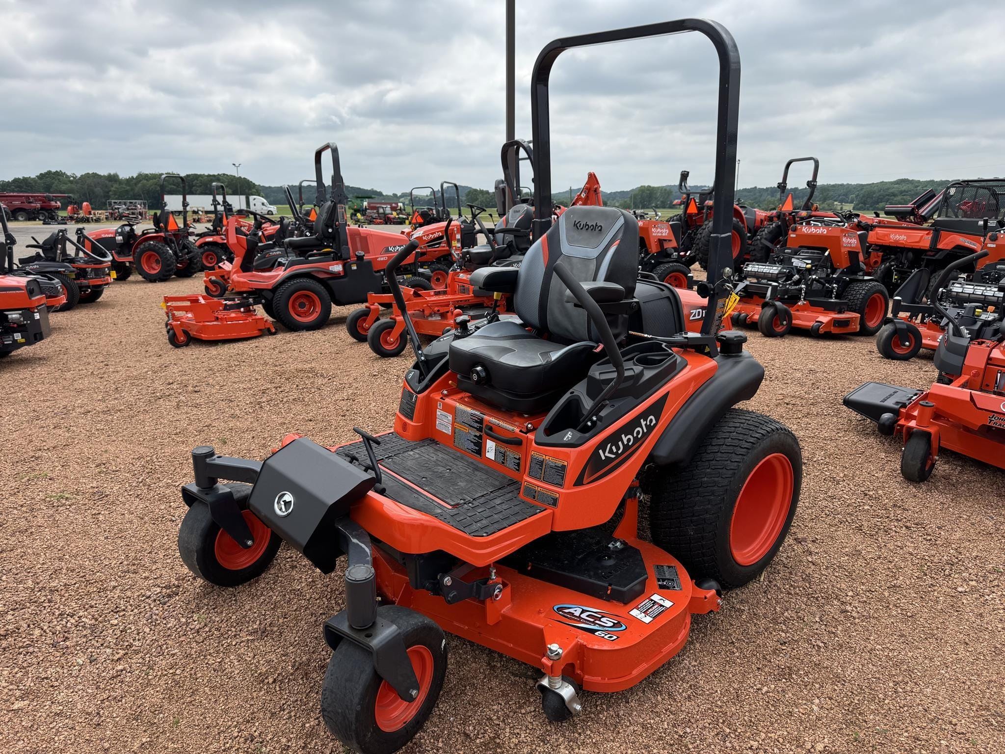Main image Kubota ZD1211L