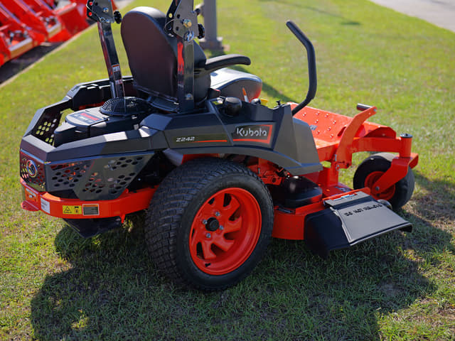 Image of Kubota Z242KW-48 equipment image 2