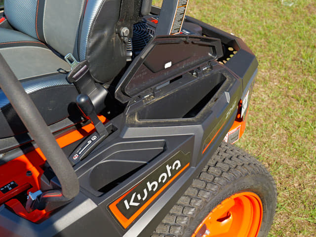 Image of Kubota Z242KW-48 equipment image 3