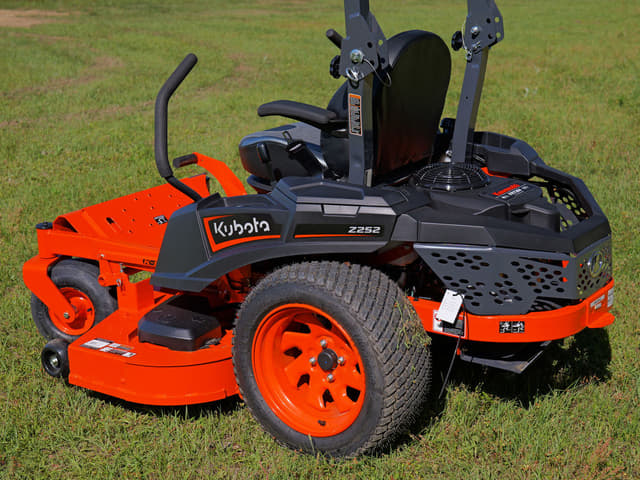 Image of Kubota Z252KW-54 equipment image 2