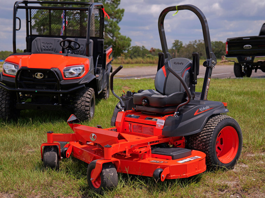 2026 Kubota Z422KWTNC-60 Equipment Image0