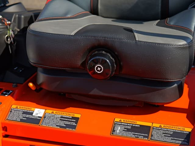 Image of Kubota Z422KWTNC-60 equipment image 3