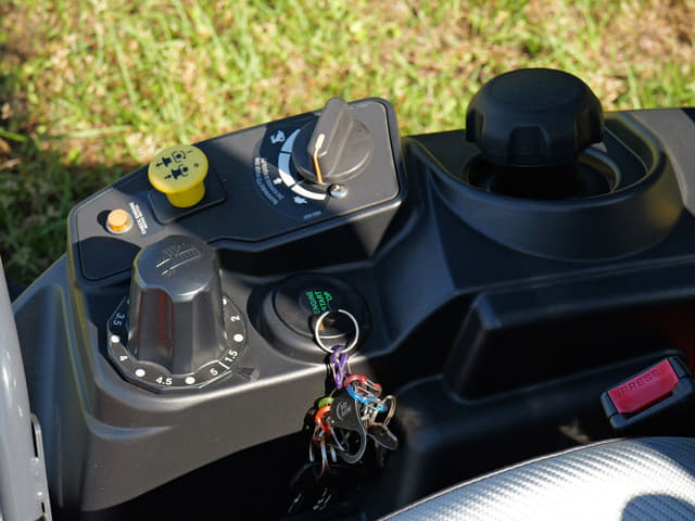 Image of Kubota Z452KWi-54 equipment image 2