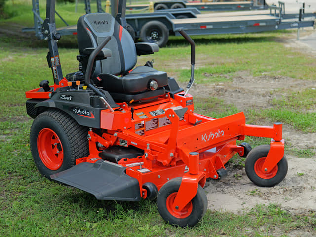 Image of Kubota Z724XKWNC-48 equipment image 1