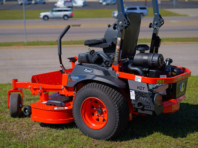 Image of Kubota Z724XKWNC-48 equipment image 1
