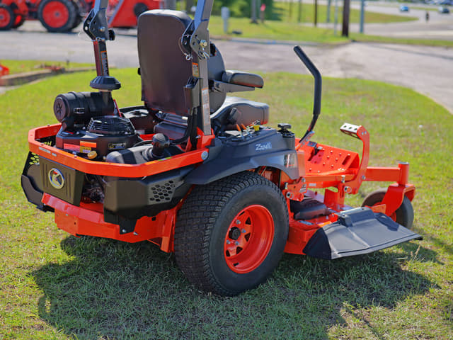 Image of Kubota Z724XKWNC-48 equipment image 2