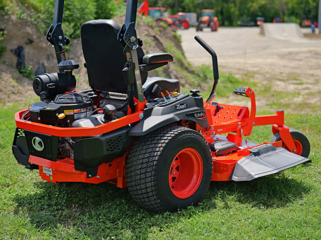 Image of Kubota Z726XKWNC-60 equipment image 2