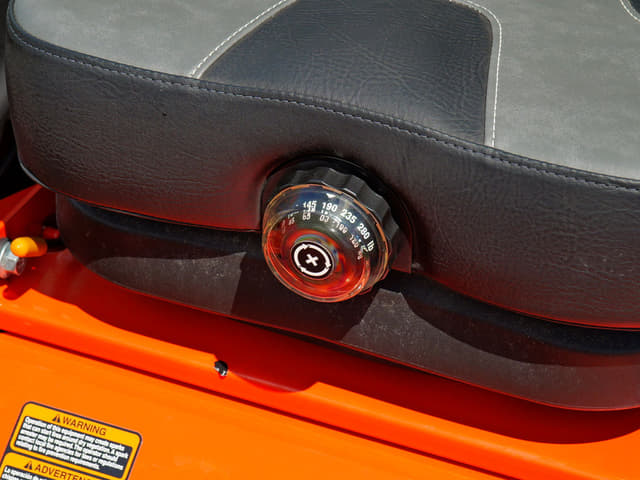Image of Kubota Z726XKWNC-60 equipment image 4