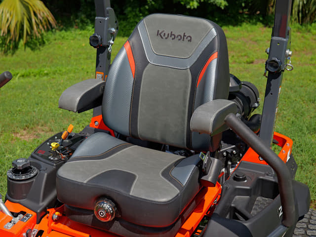 Image of Kubota Z726XKWNC-60 equipment image 3