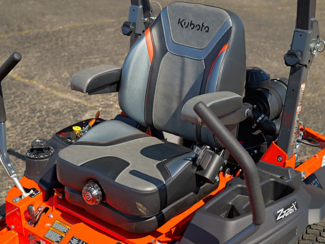 Image of Kubota Z726XKWNC-60 equipment image 4