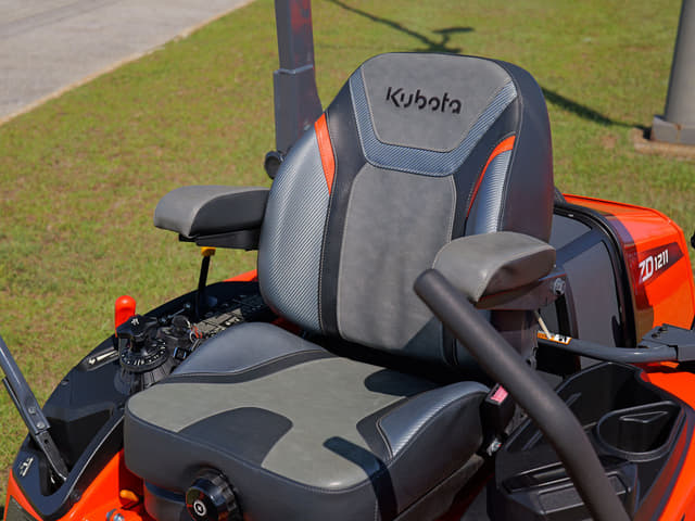Image of Kubota ZD1211 equipment image 4