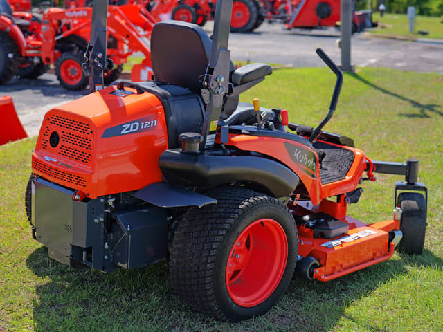 Image of Kubota ZD1211 equipment image 2