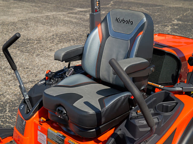 Image of Kubota ZD1611 equipment image 4