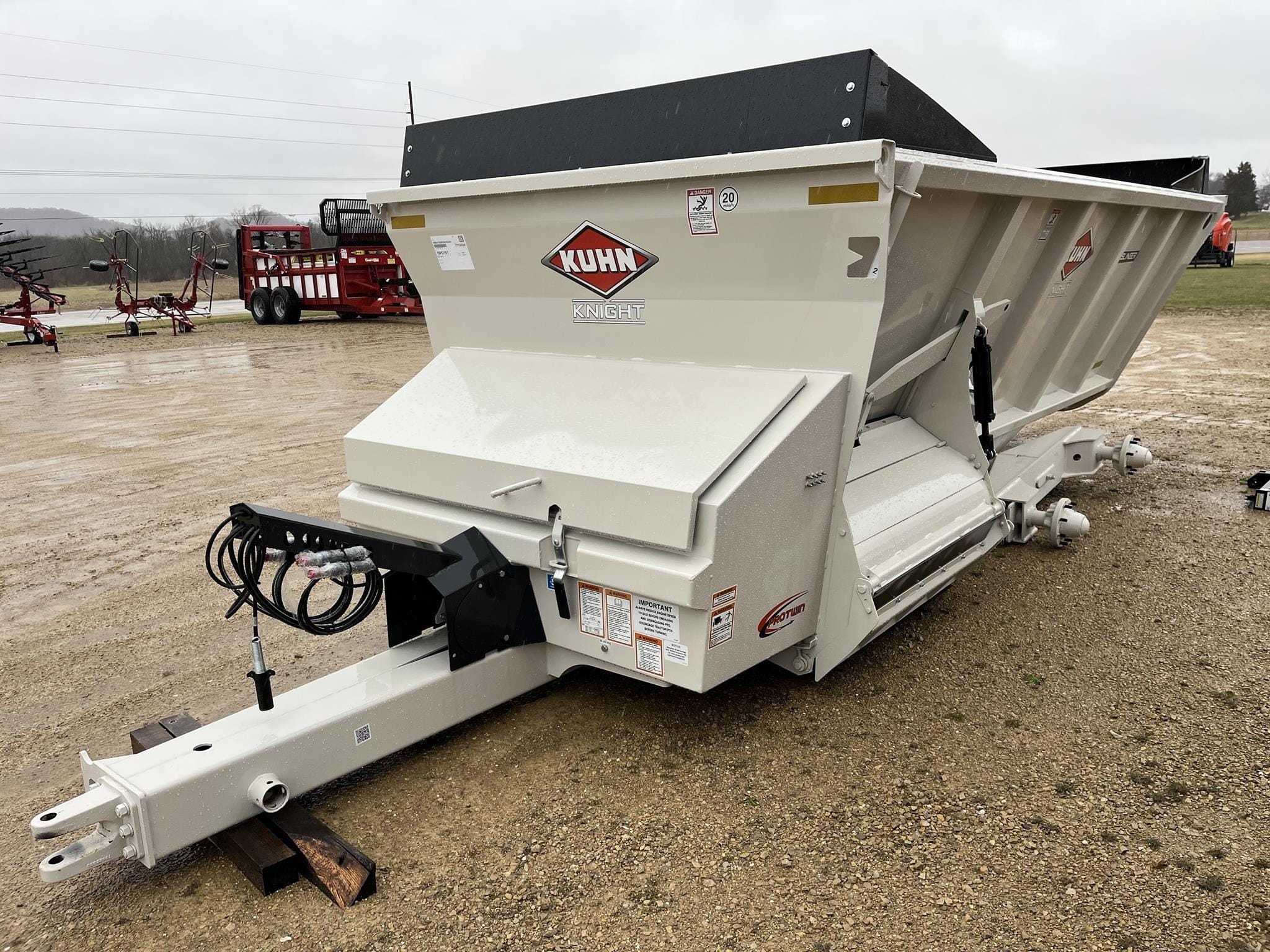 2026 Kuhn Knight SLC126 Equipment Image0