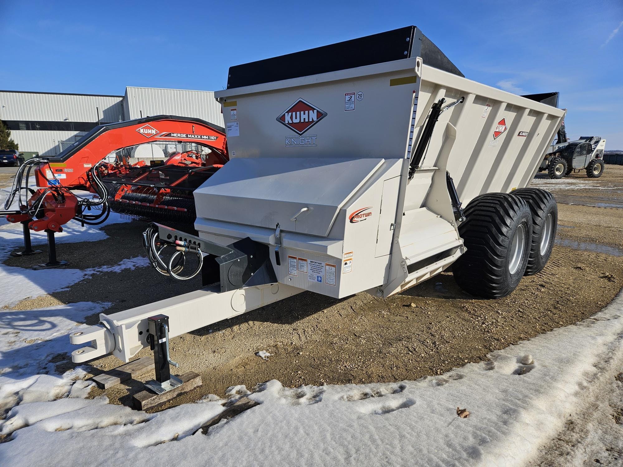 Main image Kuhn Knight SLC132