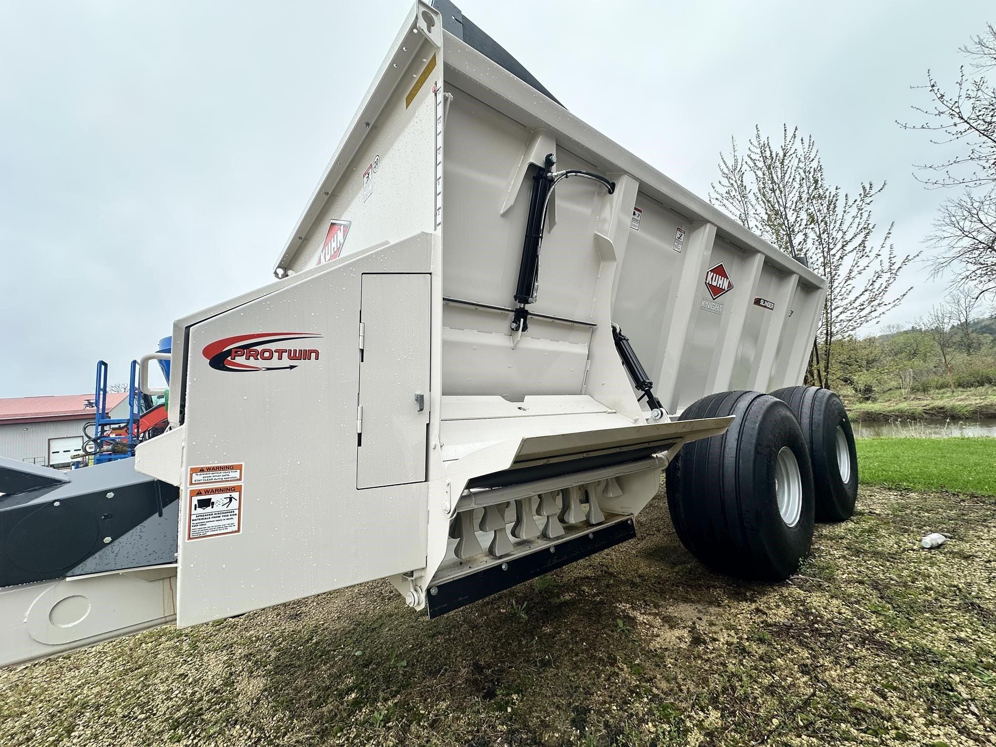 2026 Kuhn Knight SLC132 Equipment Image0