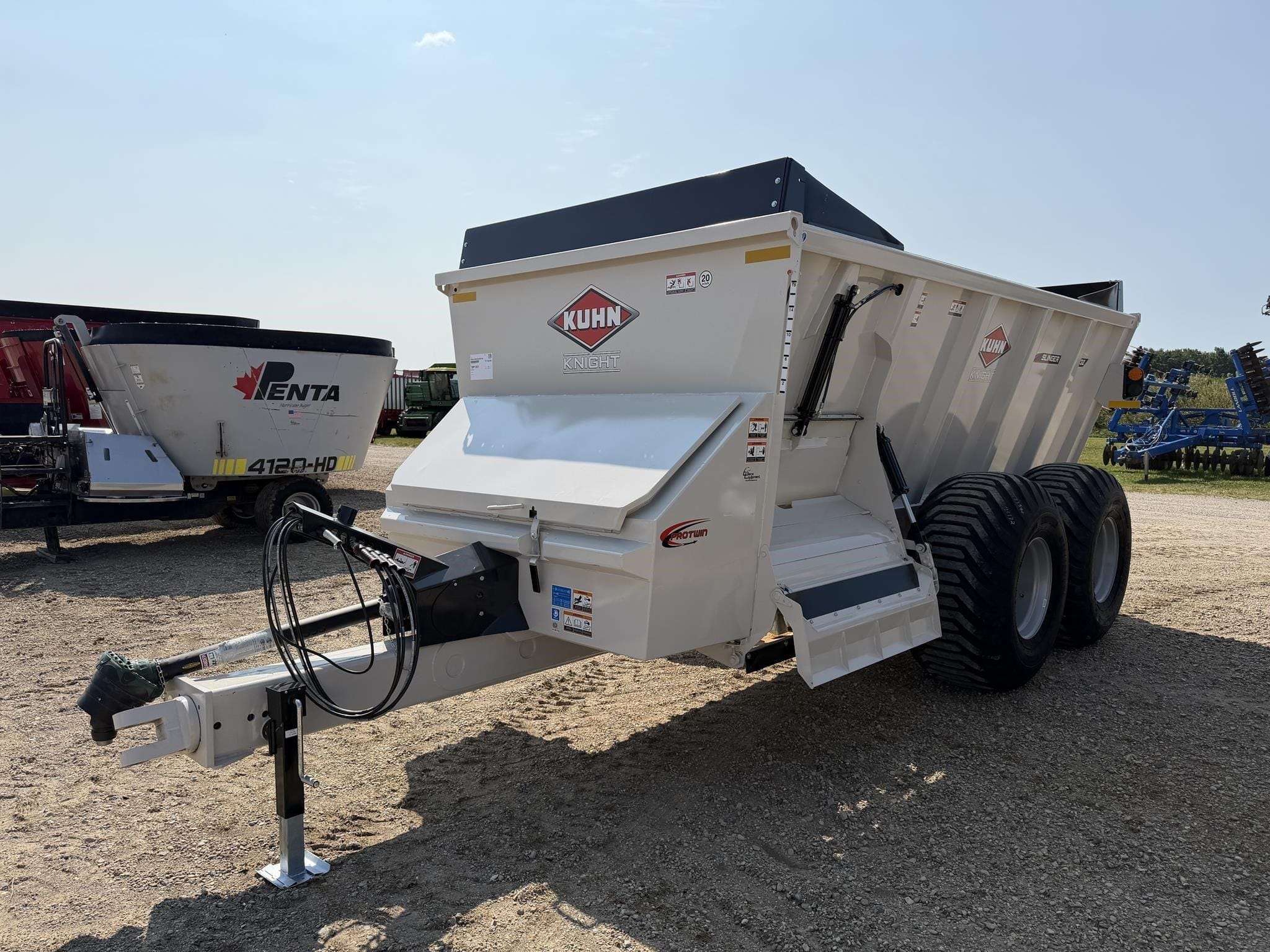 2026 Kuhn Knight SLC232 Equipment Image0