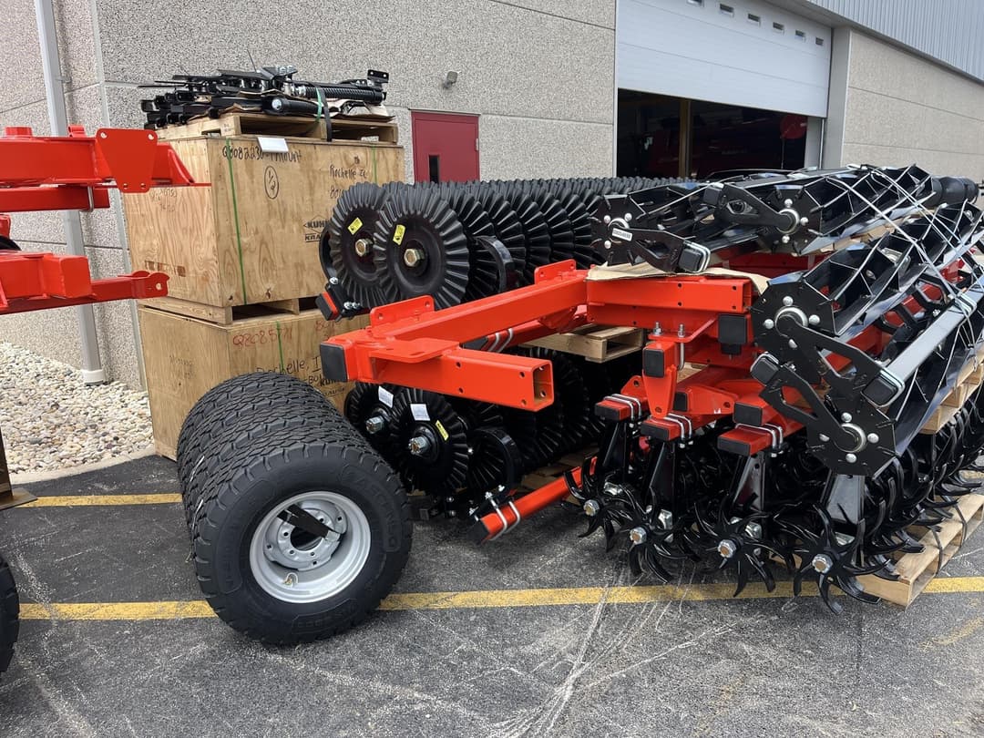 Image of Kuhn Krause Excelerator XT 8010 Image 1