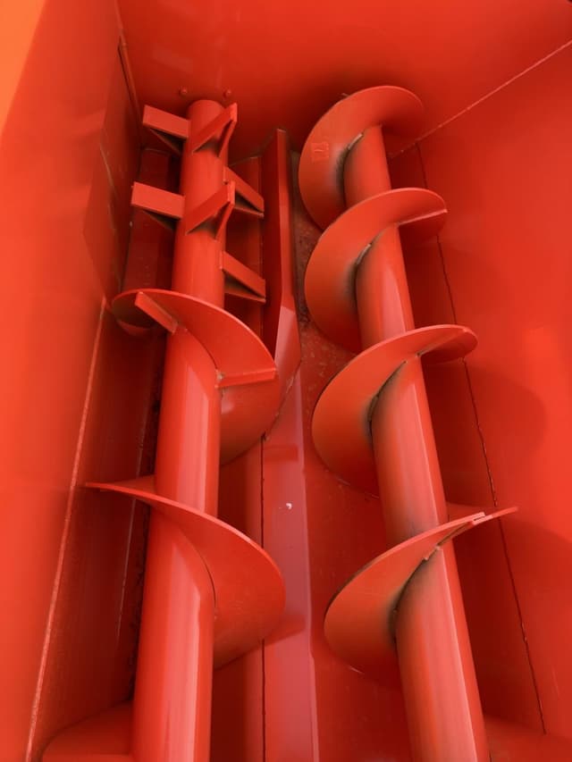 Image of Kuhn Knight SL118 equipment image 4
