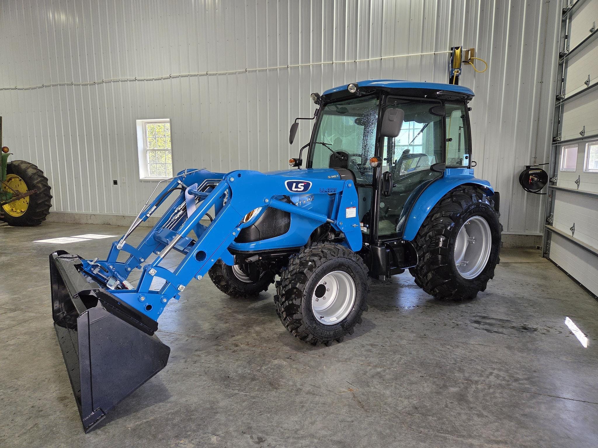 2026 LS MT342HC Equipment Image0