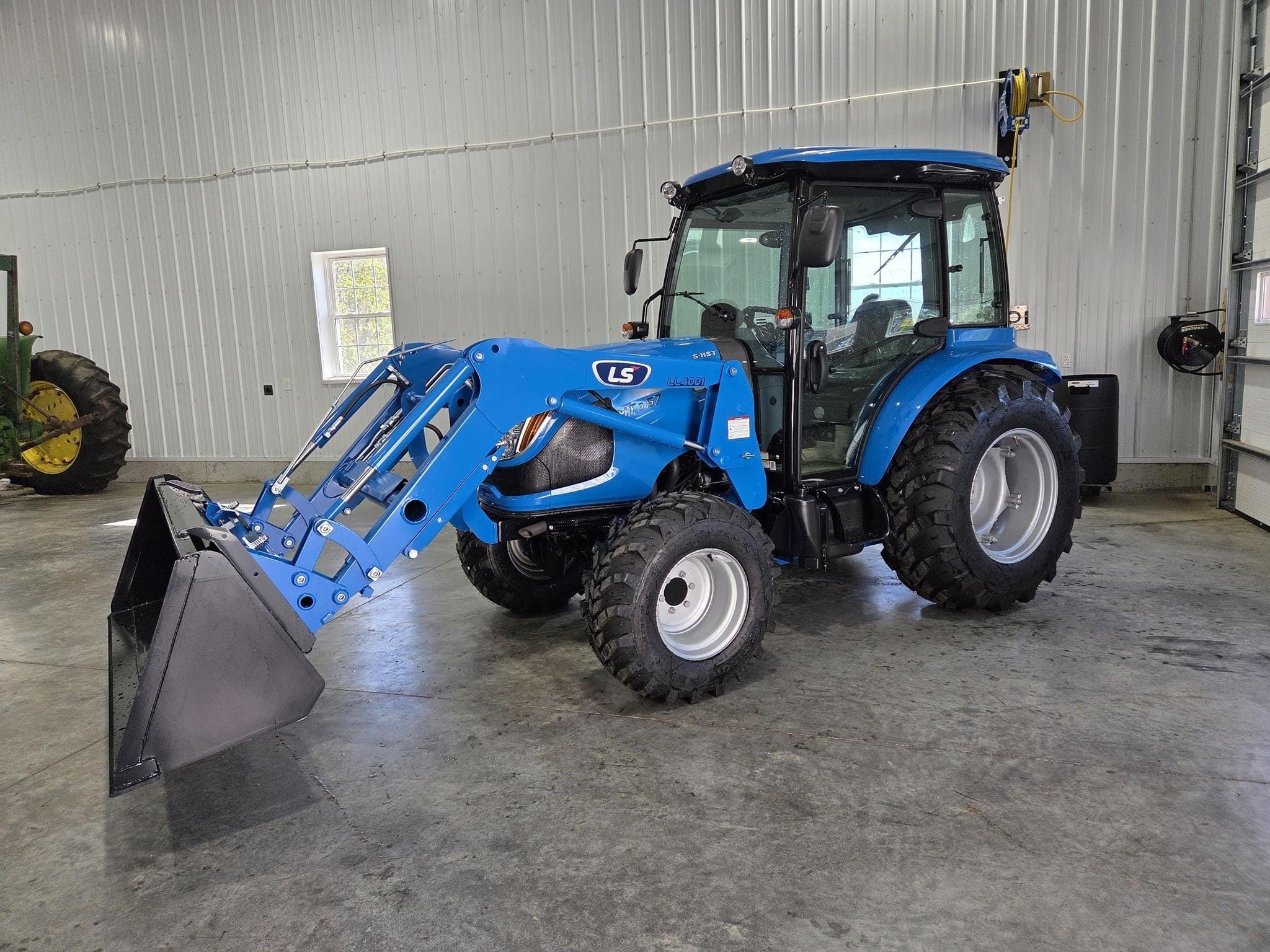 2026 LS MT357HC Equipment Image0