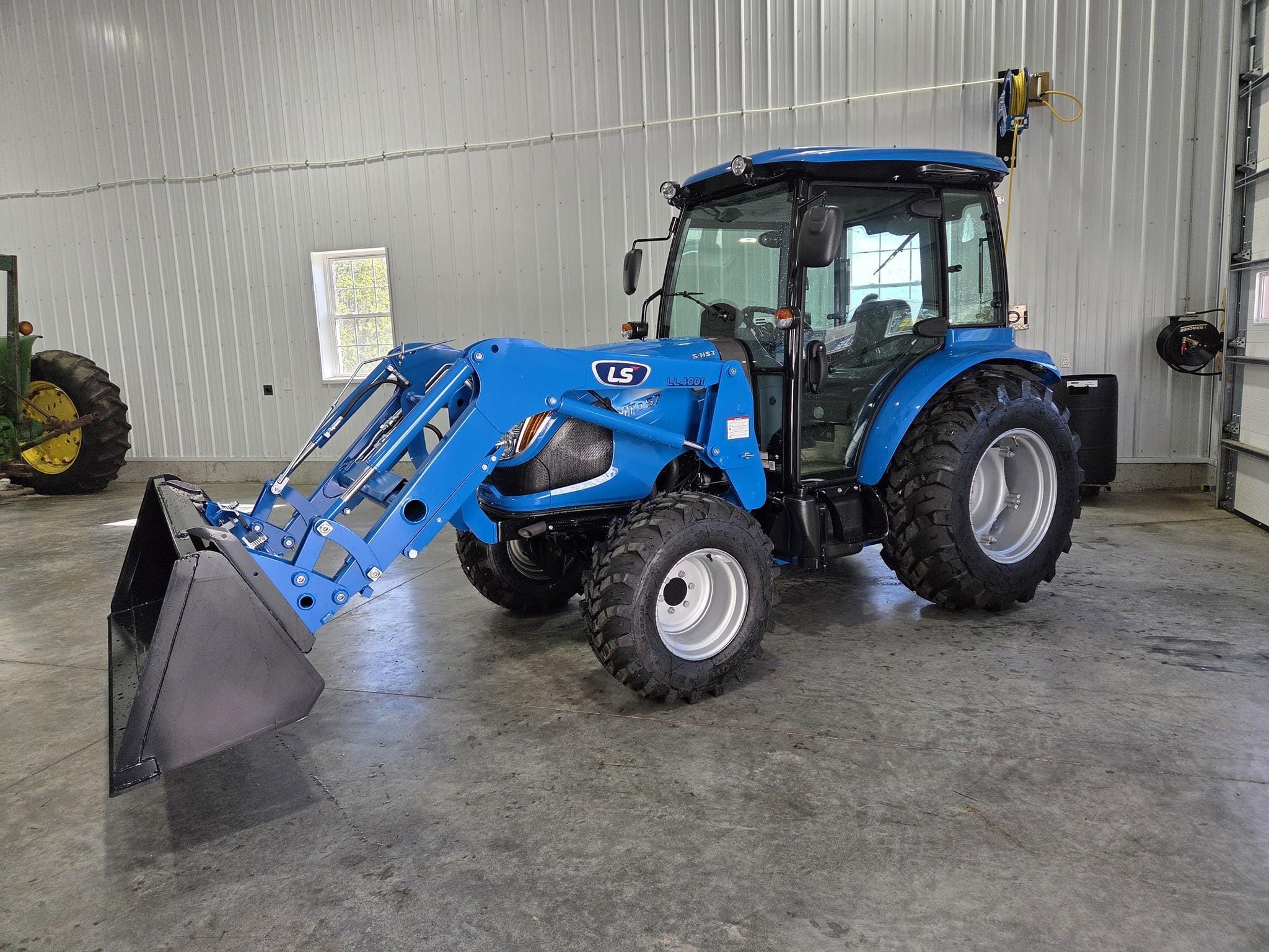 2026 LS MT357HC Equipment Image0