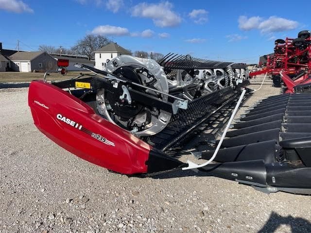 Image of MacDon FD235 equipment image 2