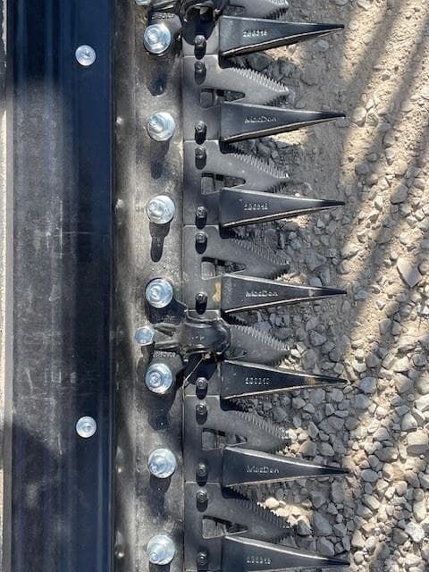 Image of MacDon FD235 equipment image 3