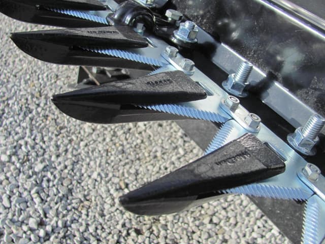 Image of MacDon FD240 equipment image 3