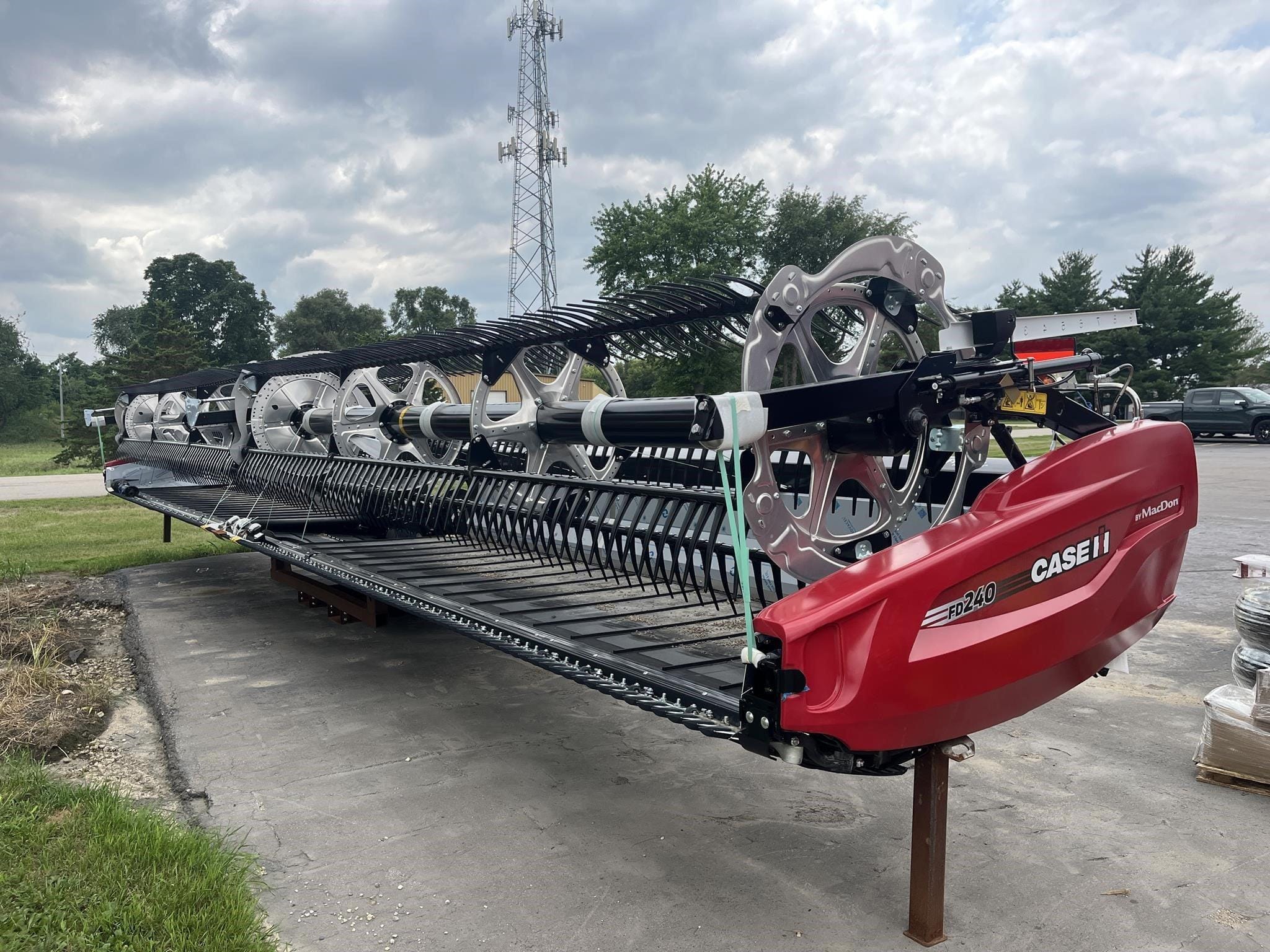 Main image MacDon FD240