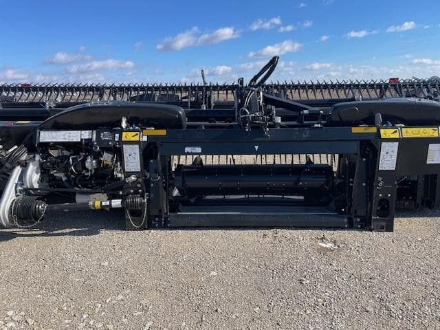 Image of MacDon FD240 equipment image 4