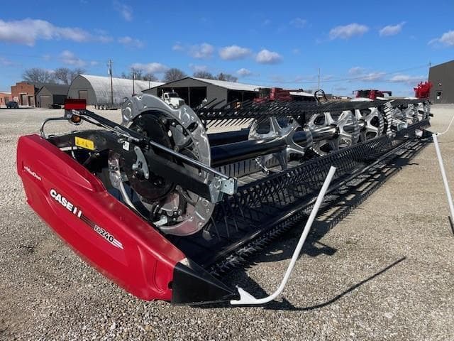 Image of MacDon FD240 equipment image 3