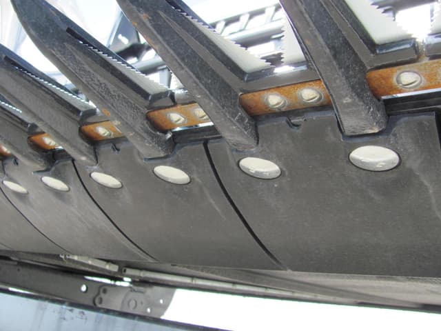 Image of MacDon FD245 equipment image 2