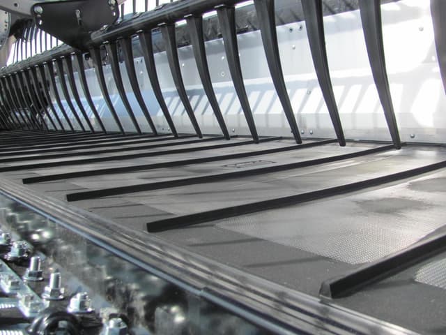 Image of MacDon FD245 equipment image 4