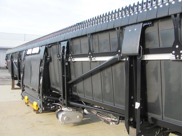 Image of MacDon FD250 Plus equipment image 1