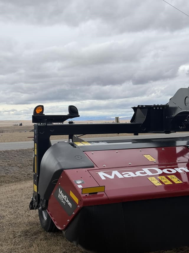 Image of MacDon R113  equipment image 2