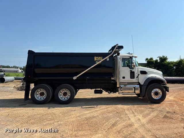 Image of Mack Granite equipment image 3