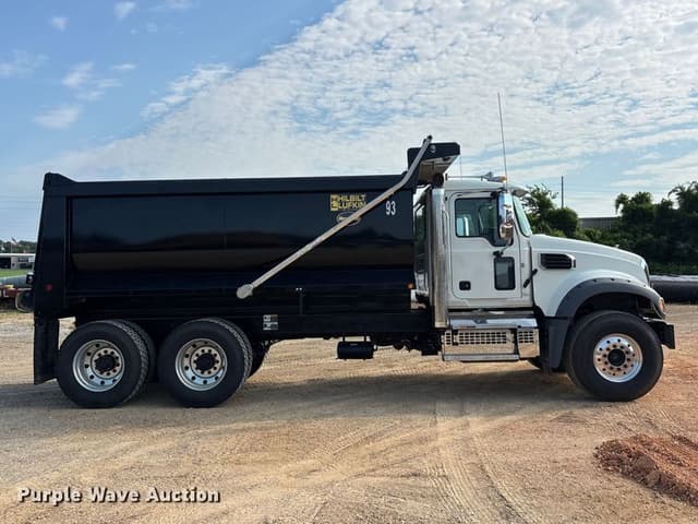 Image of Mack GR64F equipment image 3