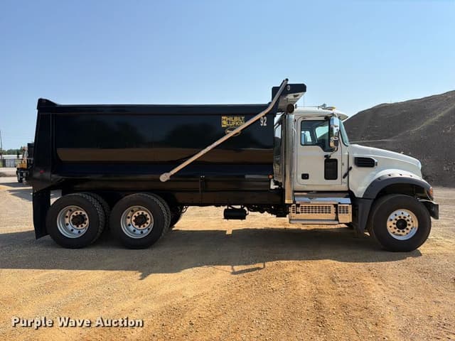 Image of Mack GR64F equipment image 3