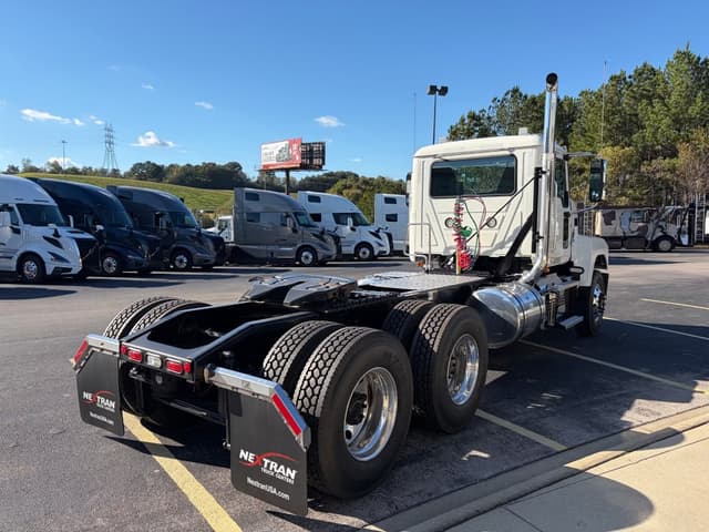 Image of Mack PI64T equipment image 3