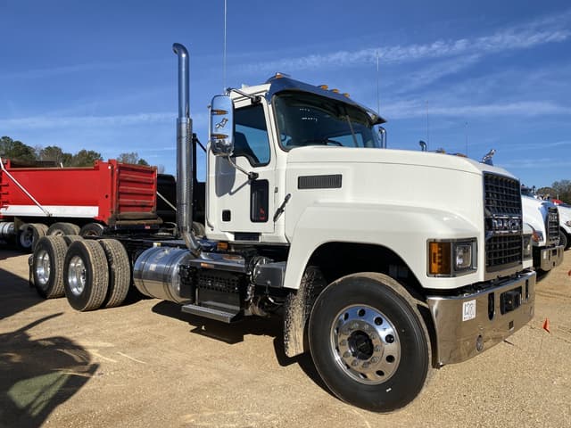 Image of Mack PI64T equipment image 3